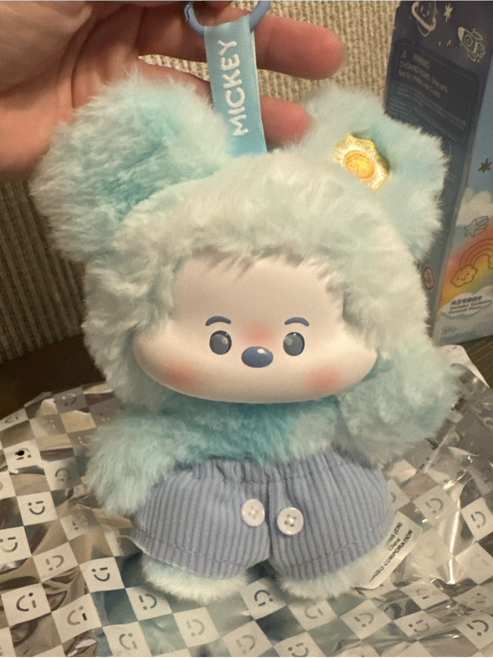 MINISO Disney Mickey Head in The Clouds Vinyl Plush Pendant-Sunny Sky - Picture 3 of 8